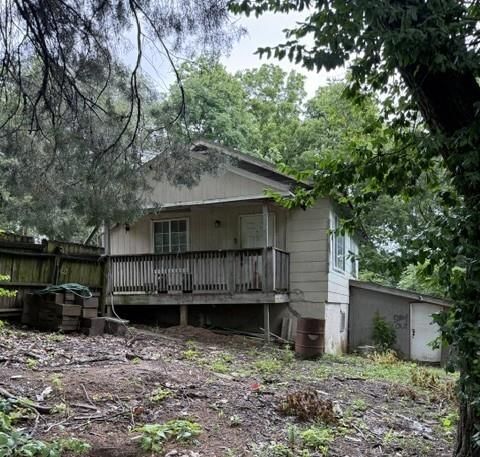 Photo 2 of 21 - 3922 Delavan Avenue, Kansas City, KS 66104