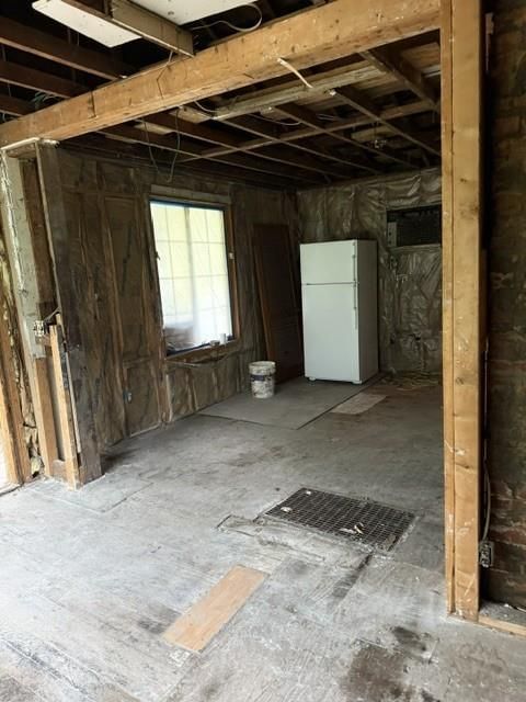 Photo 7 of 21 - 3922 Delavan Avenue, Kansas City, KS 66104
