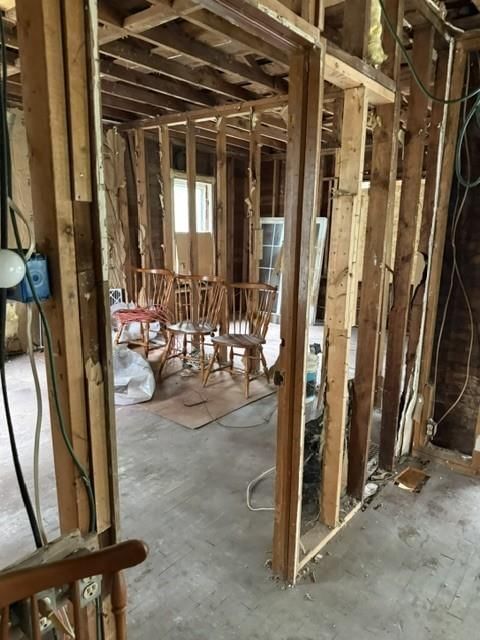 Photo 8 of 21 - 3922 Delavan Avenue, Kansas City, KS 66104