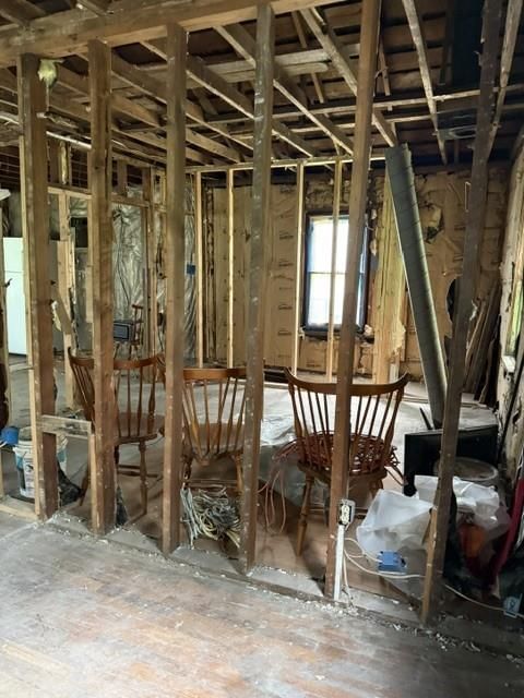 Photo 9 of 21 - 3922 Delavan Avenue, Kansas City, KS 66104