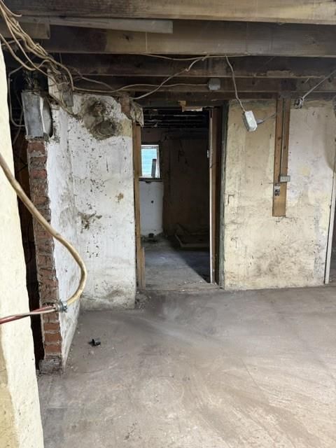 Photo 13 of 21 - 3922 Delavan Avenue, Kansas City, KS 66104