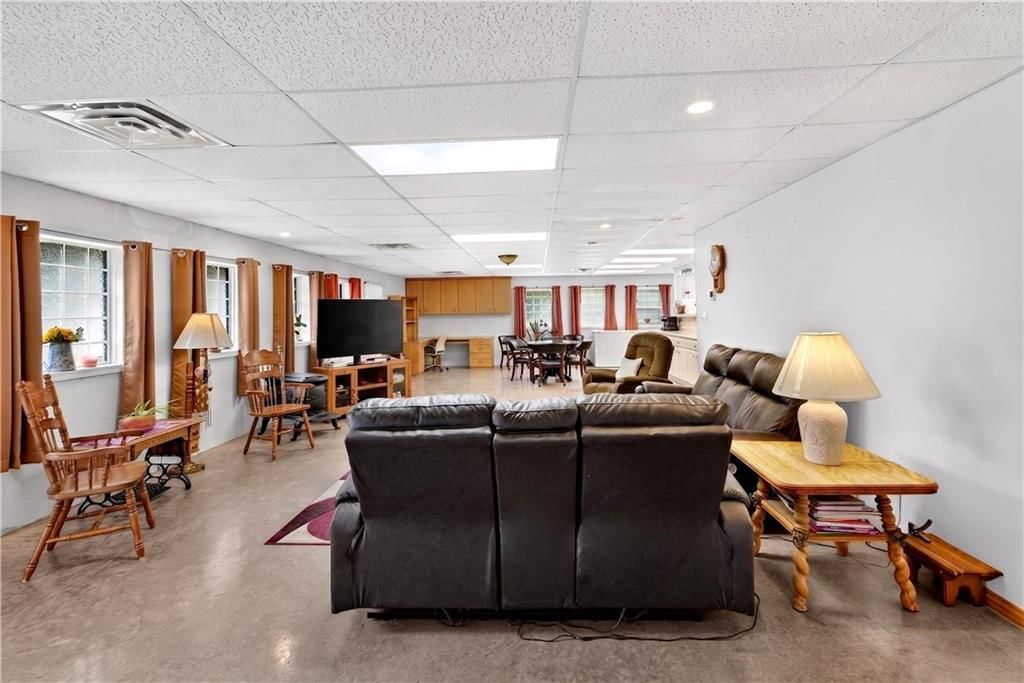 423 S Barbee Street — photo 18