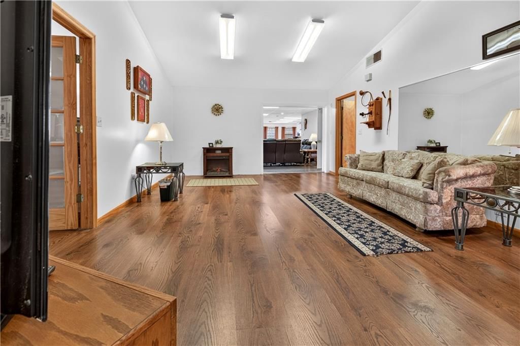 423 S Barbee Street — photo 28