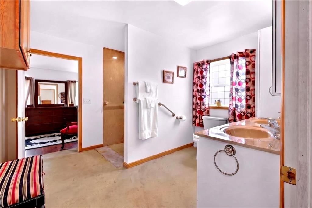 423 S Barbee Street — photo 33
