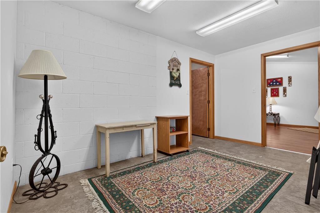 423 S Barbee Street — photo 36