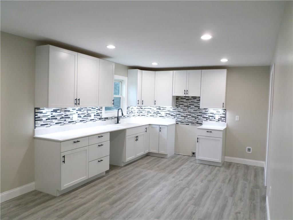 210 S Park Street — photo 4