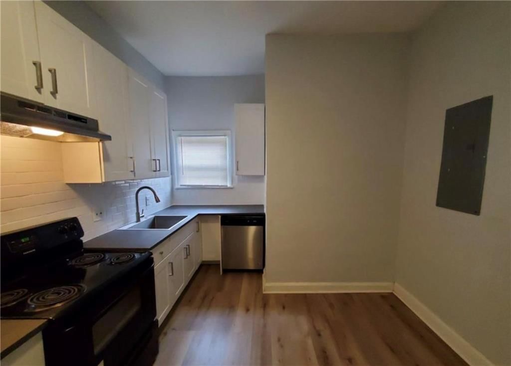Photo 6 of 20 - 2727 Vine Street, Kansas City, MO 64109