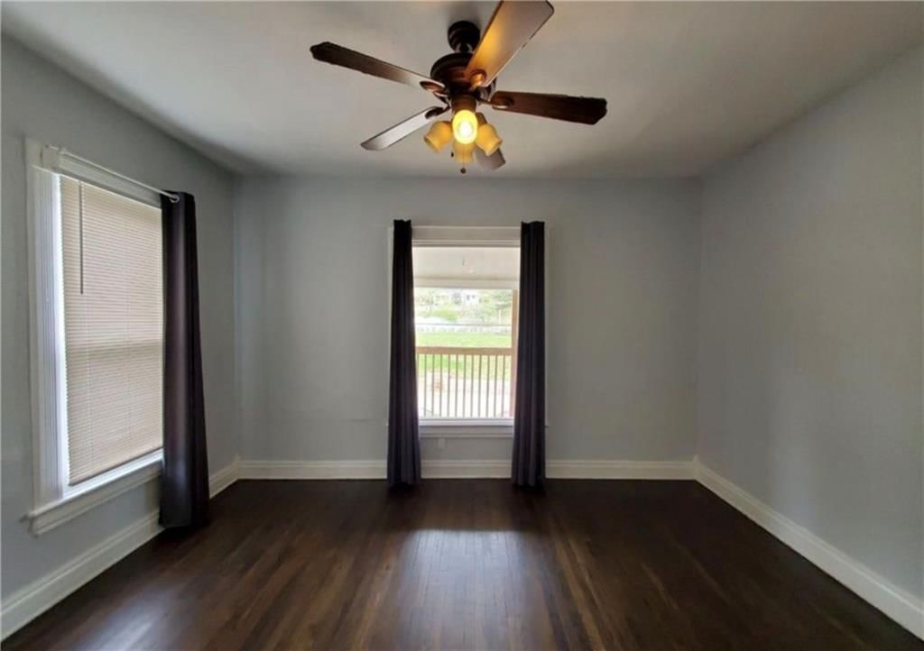 Photo 11 of 20 - 2727 Vine Street, Kansas City, MO 64109