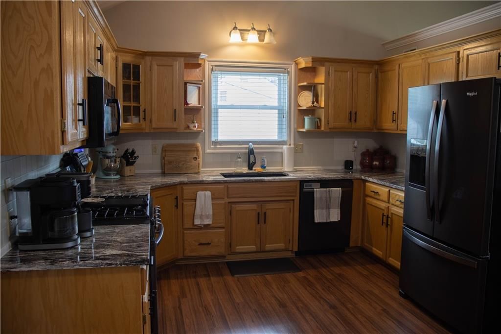 511 W 4th Street — photo 11