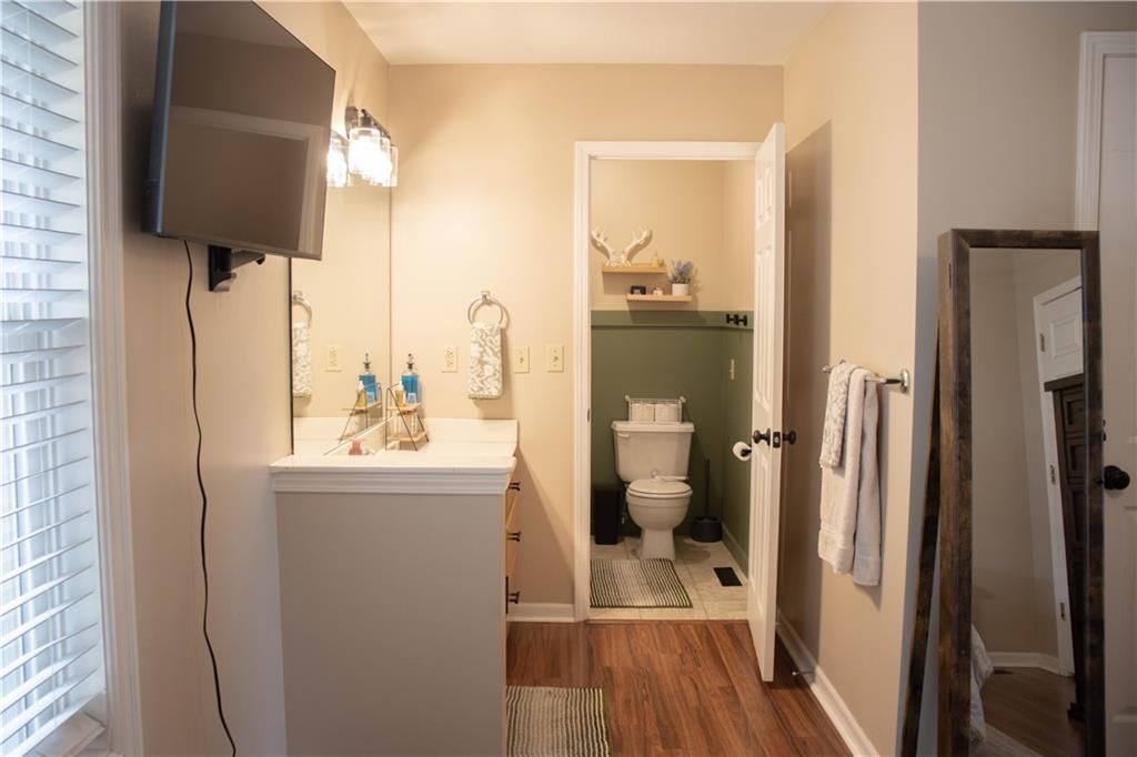 511 W 4th Street — photo 18