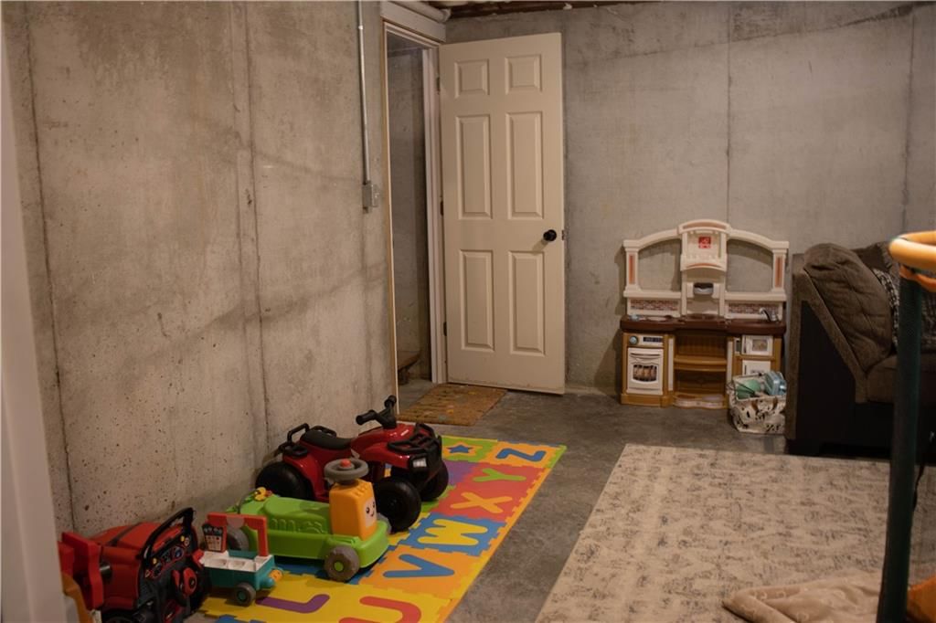 511 W 4th Street — photo 33