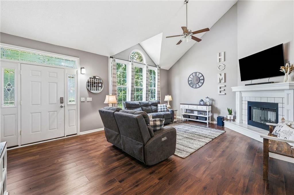 17320 W 156th Terrace — photo 5