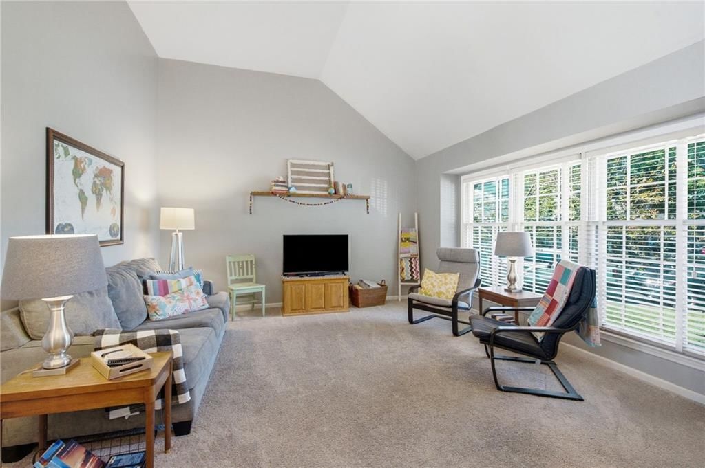 416 N PERSIMMON Drive — photo 6