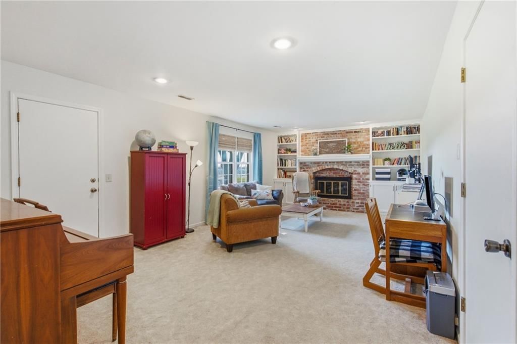 416 N PERSIMMON Drive — photo 27