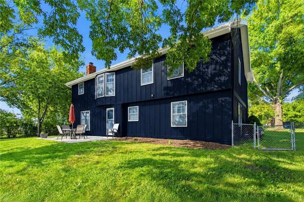 416 N PERSIMMON Drive — photo 35