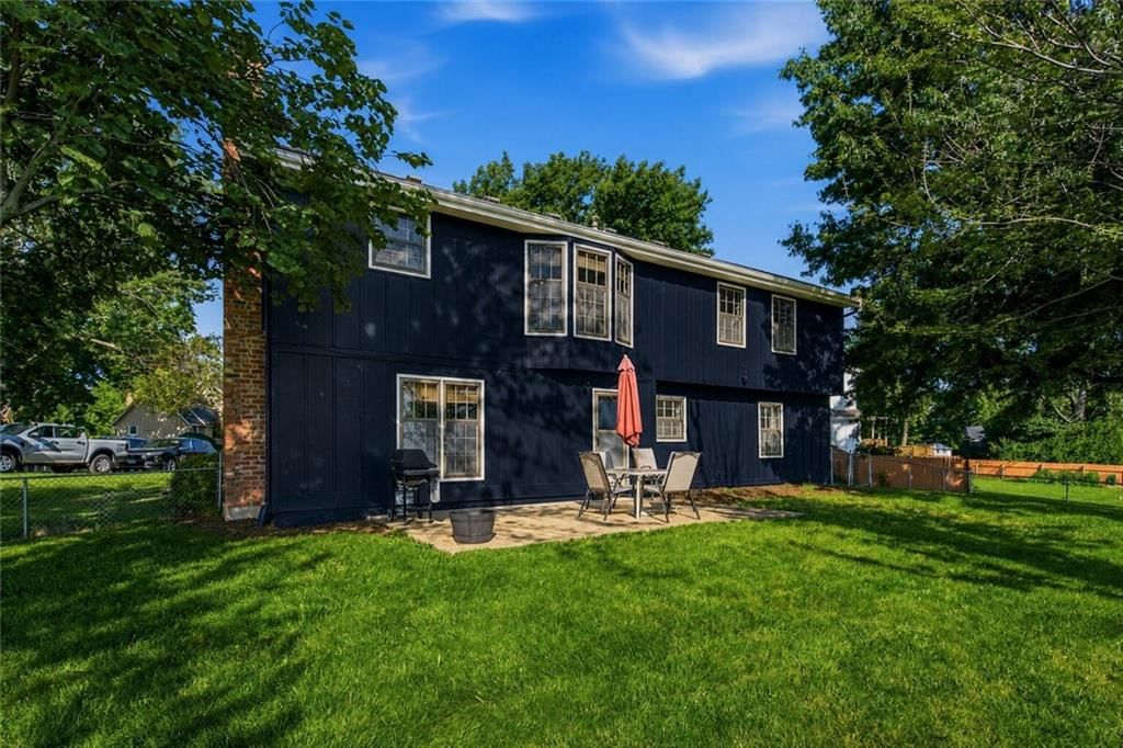 416 N PERSIMMON Drive — photo 36