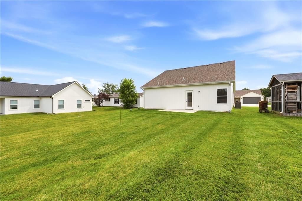 1102 White Oaks Lane — photo 35