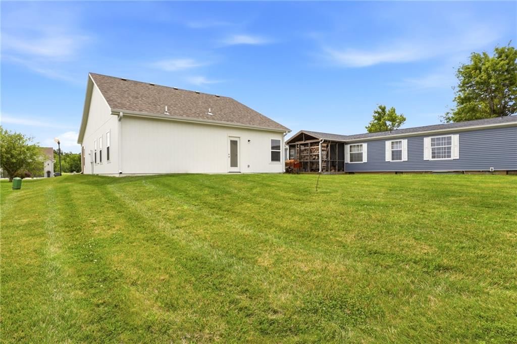 1102 White Oaks Lane — photo 37