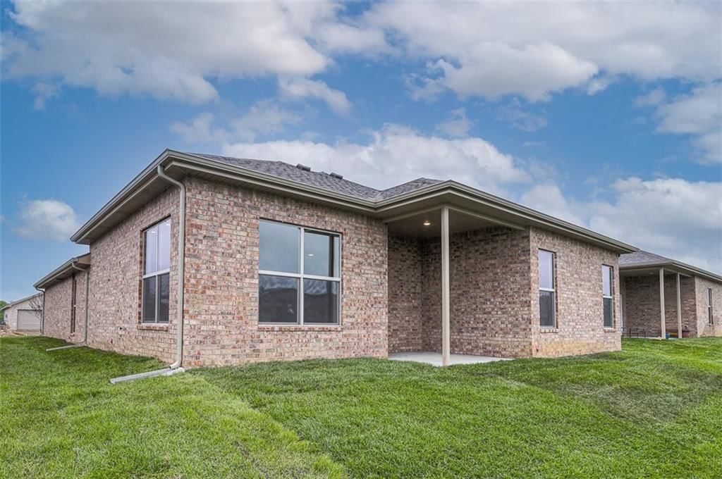 25241 W 92nd Terrace — photo 3