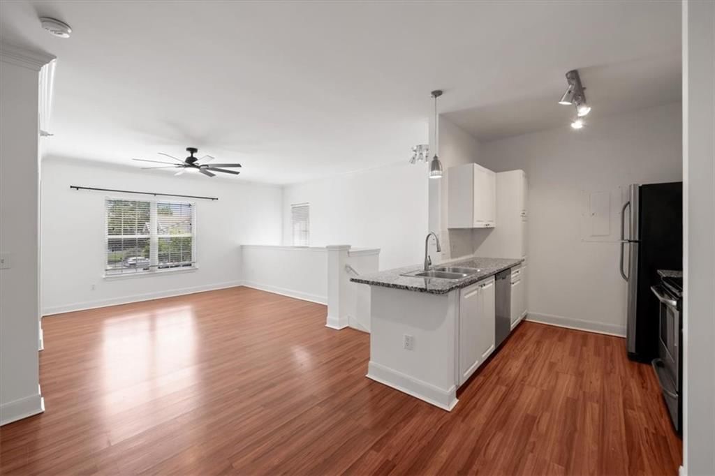 11625 Tomahawk Creek Parkway — photo 3