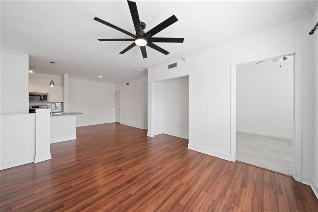 11625 Tomahawk Creek Parkway — photo 10