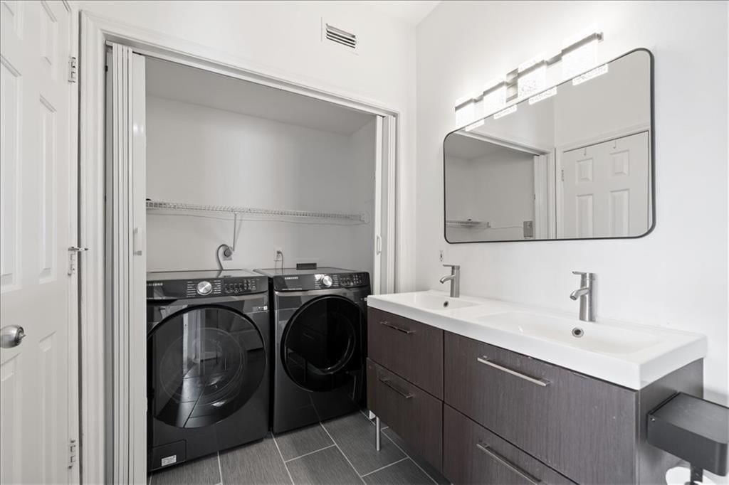11625 Tomahawk Creek Parkway — photo 15