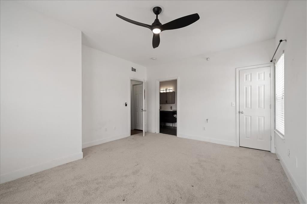 11625 Tomahawk Creek Parkway — photo 16