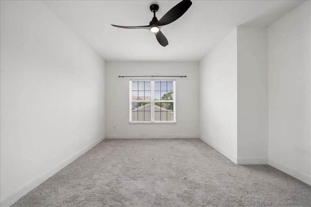 11625 Tomahawk Creek Parkway — photo 18
