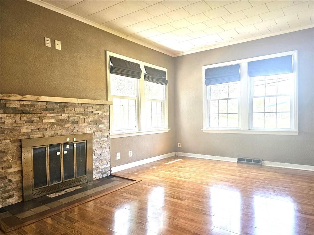 209 W Commercial Street — photo 10