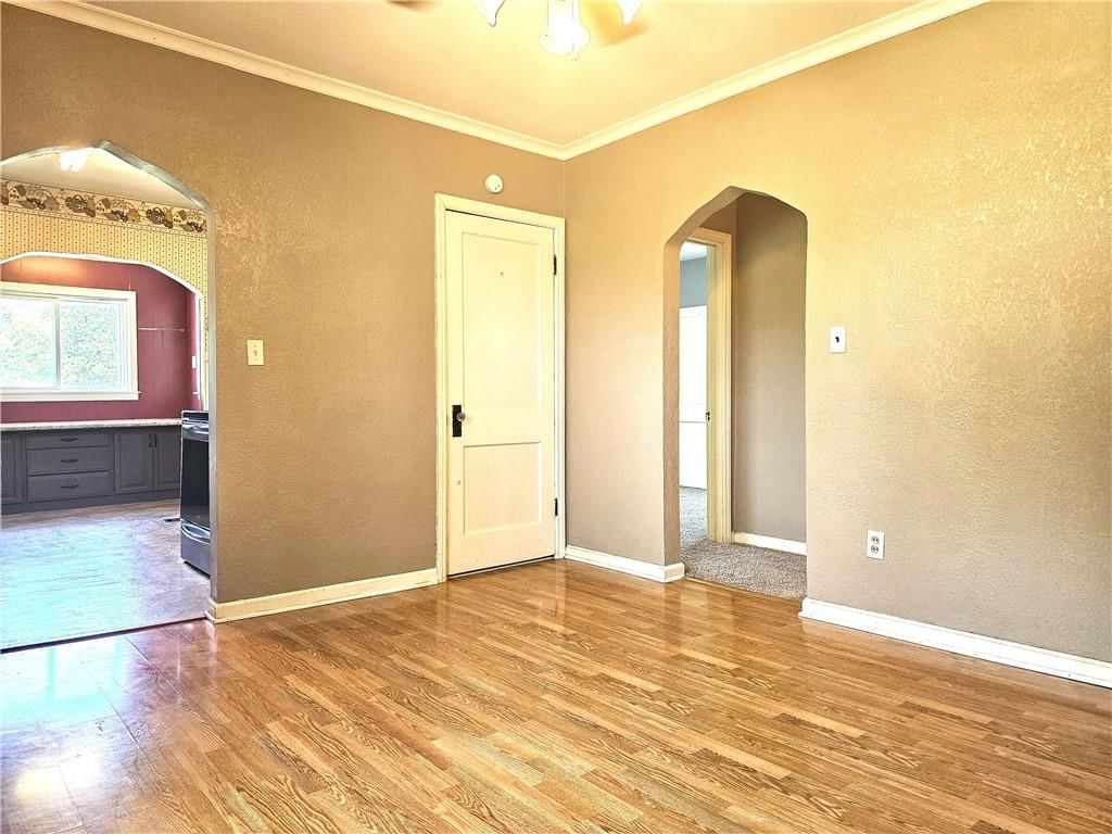 209 W Commercial Street — photo 12