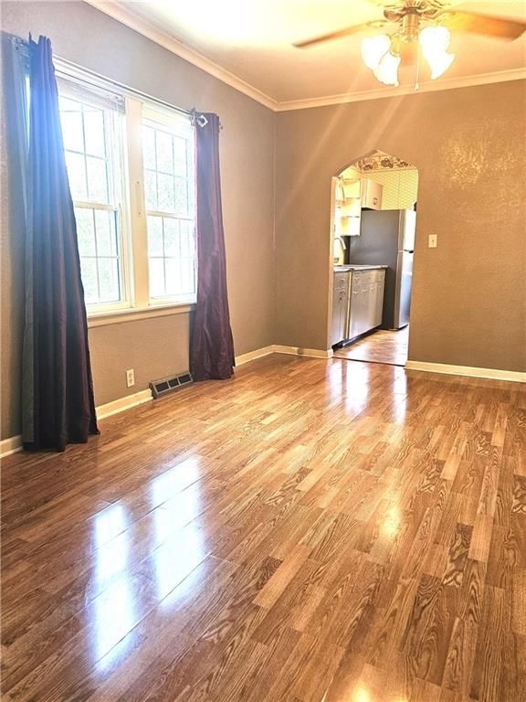 209 W Commercial Street — photo 13