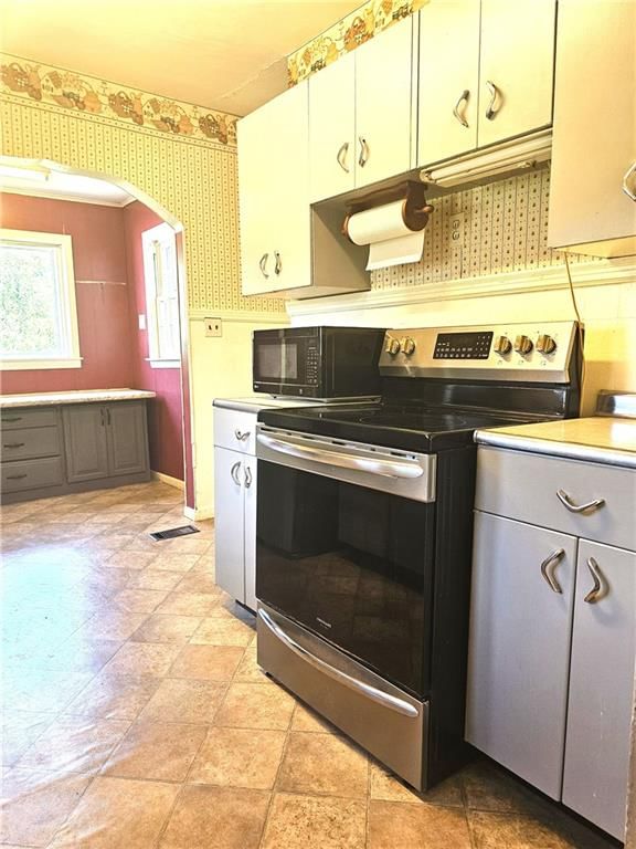 209 W Commercial Street — photo 19