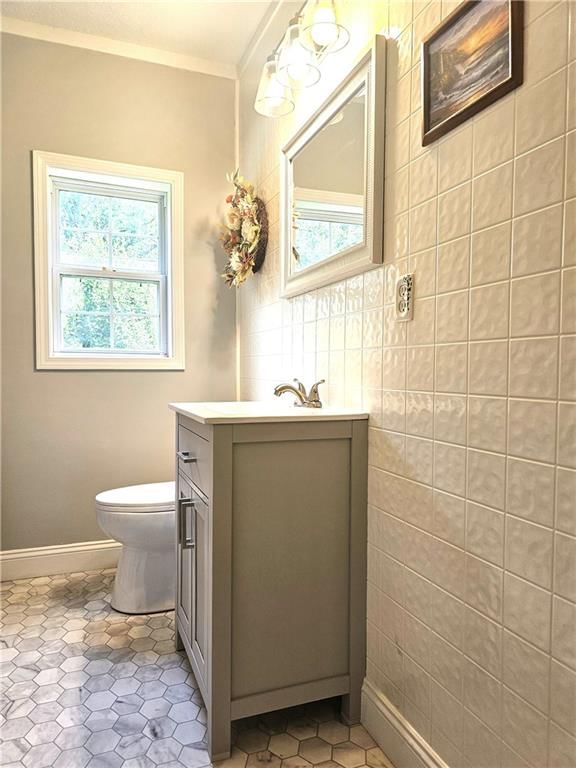 209 W Commercial Street — photo 27