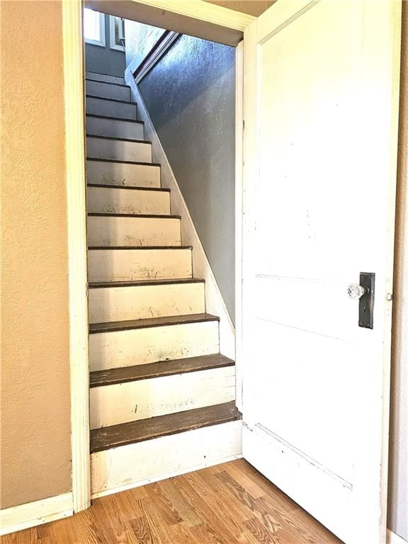 209 W Commercial Street — photo 32