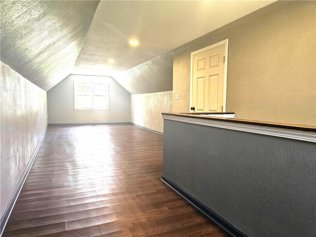 209 W Commercial Street — photo 33