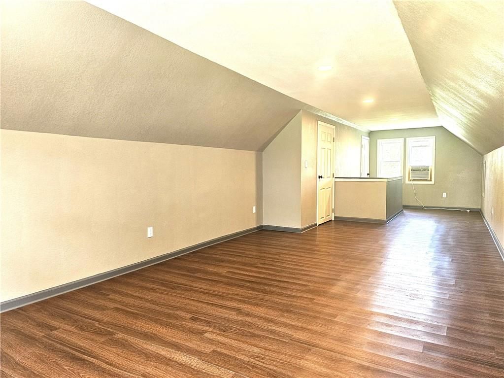 209 W Commercial Street — photo 34