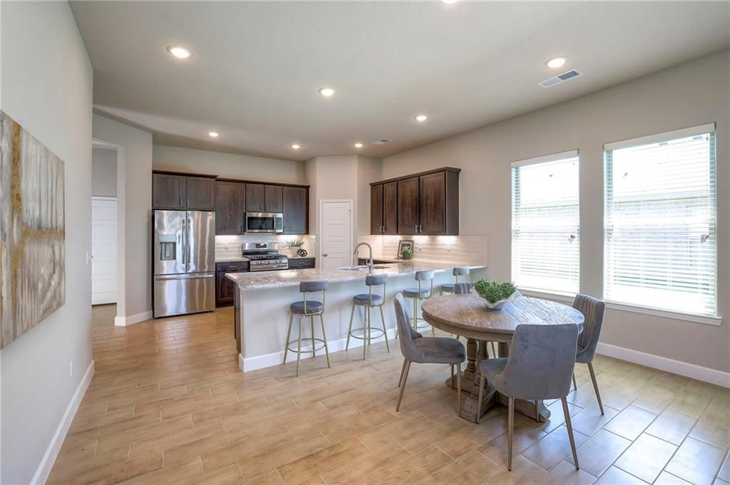 25259 W 92nd Terrace — photo 4