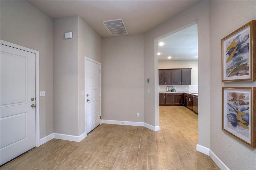 25259 W 92nd Terrace — photo 6