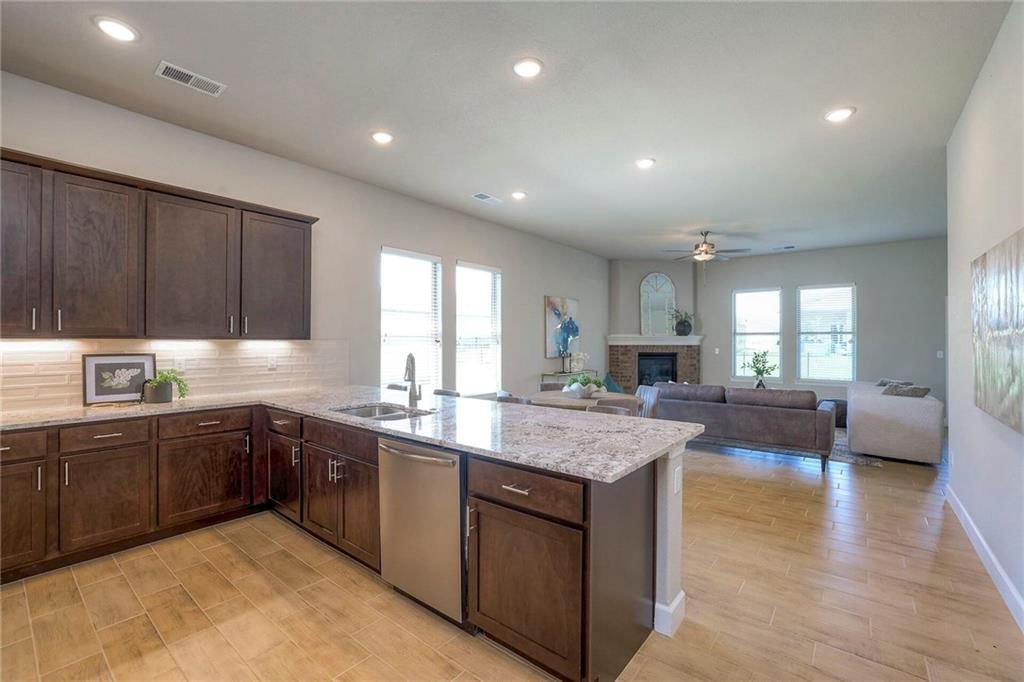 25259 W 92nd Terrace — photo 7