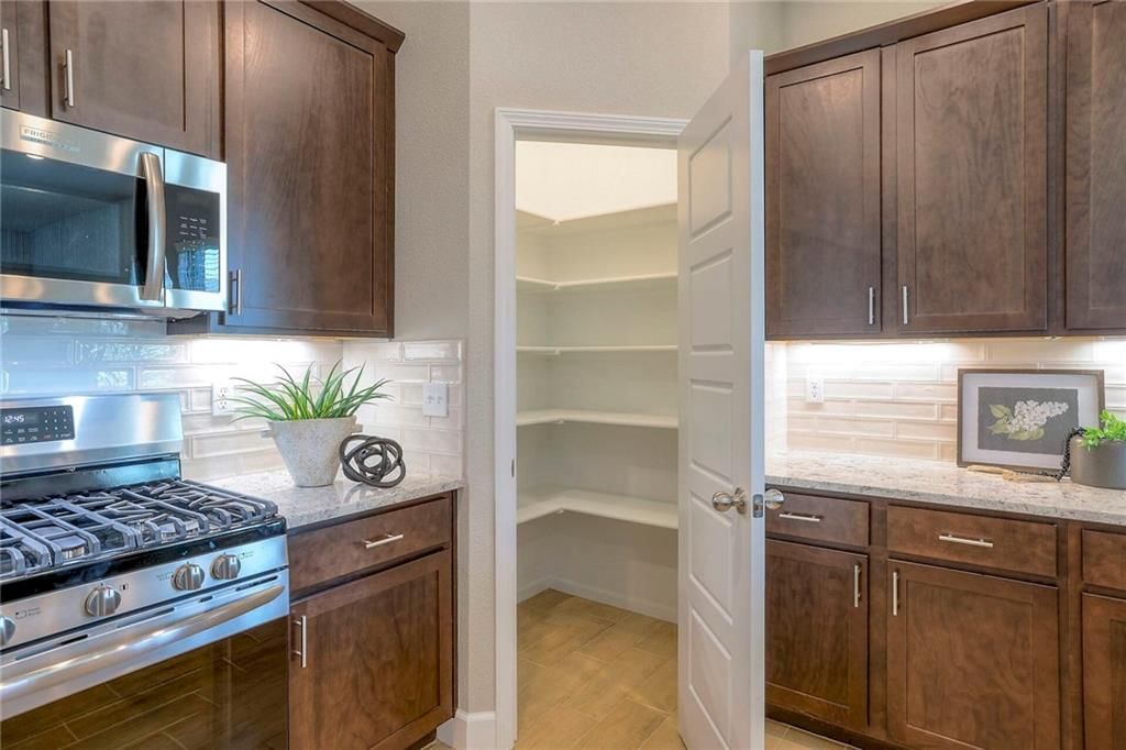 25259 W 92nd Terrace — photo 9