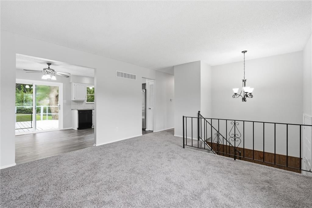 5212 NW Valley View Road — photo 7