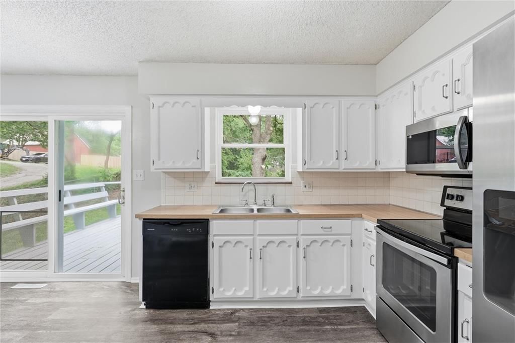 5212 NW Valley View Road — photo 10