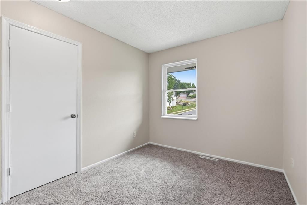 5212 NW Valley View Road — photo 20