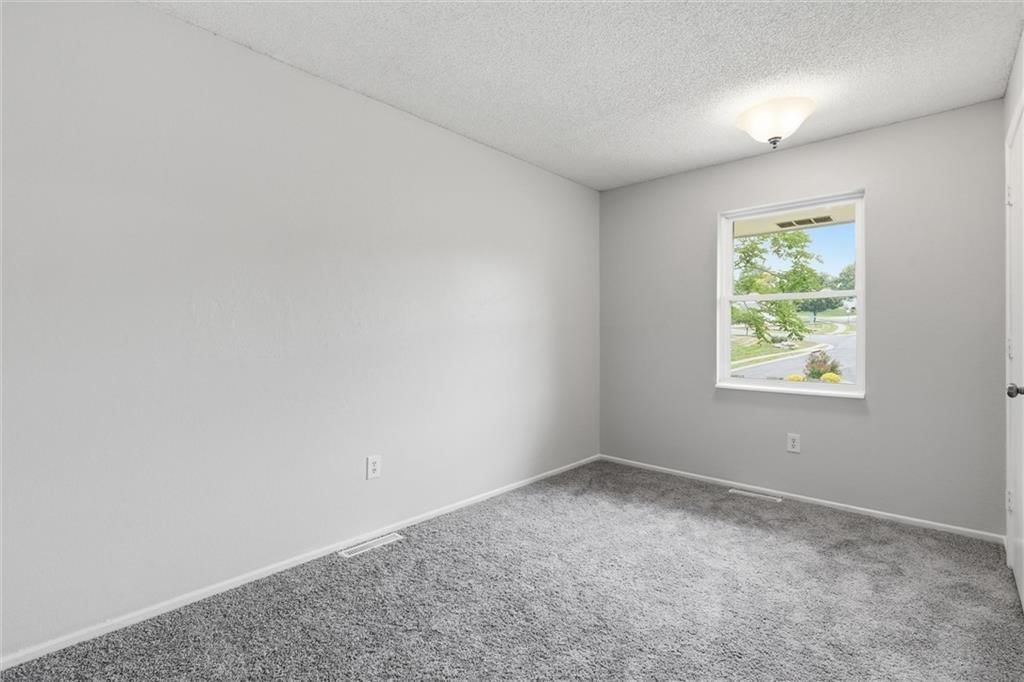 5212 NW Valley View Road — photo 22