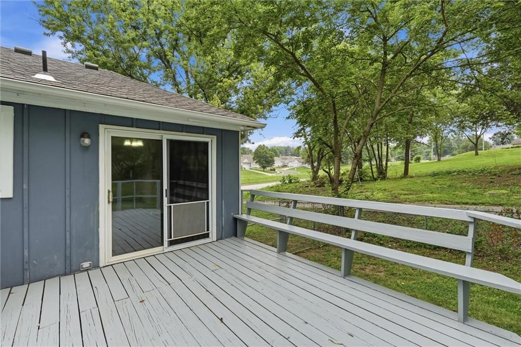 5212 NW Valley View Road — photo 28