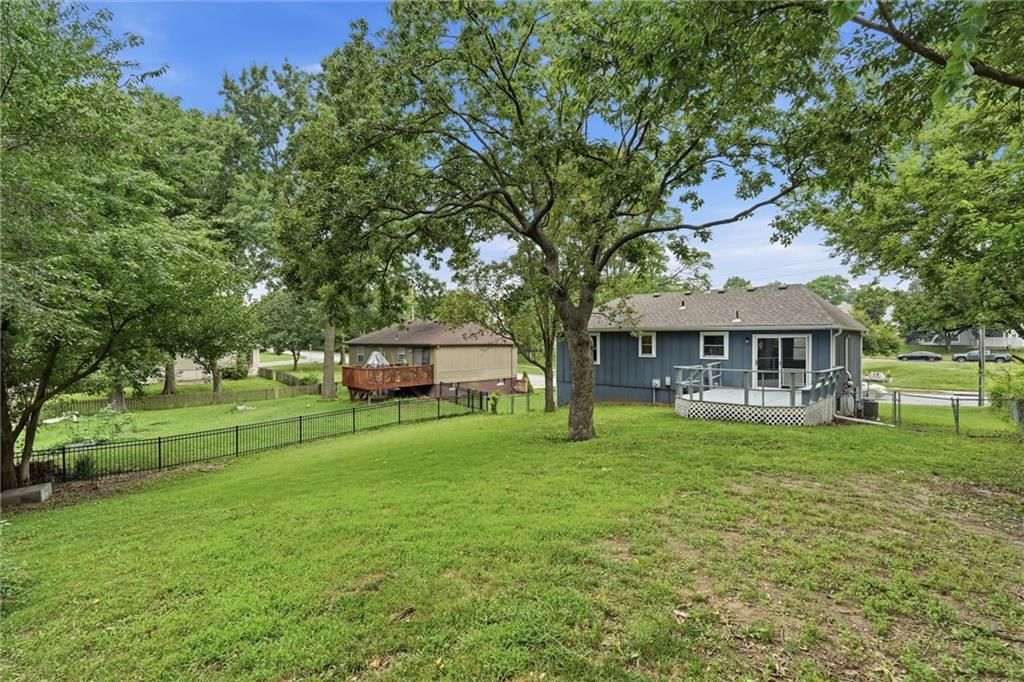 5212 NW Valley View Road — photo 31