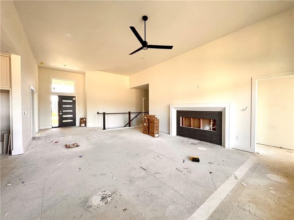 8304 NW 90th Street, Kansas City, MO