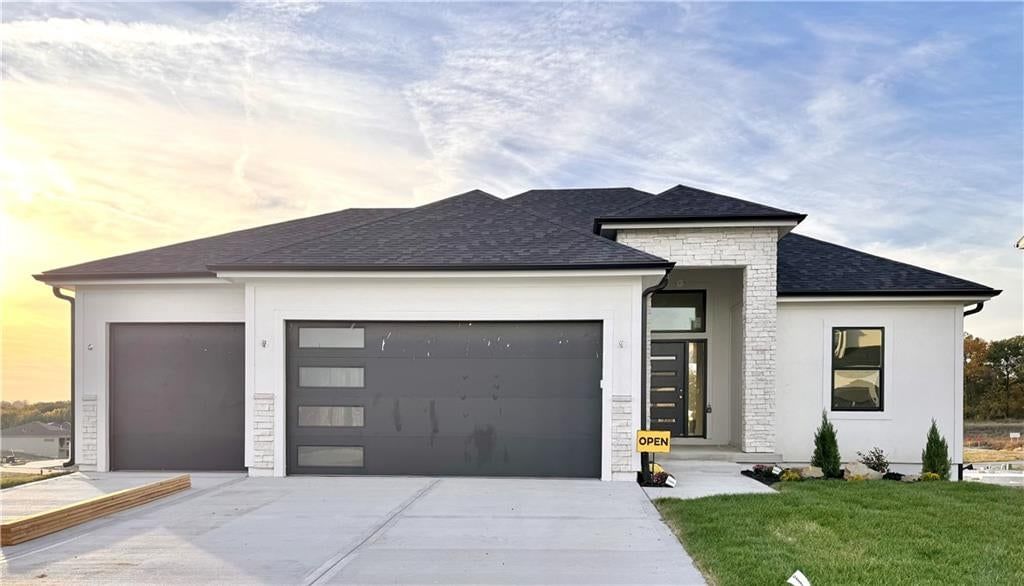 8304 NW 90th Street, Kansas City, MO: listing photo 2