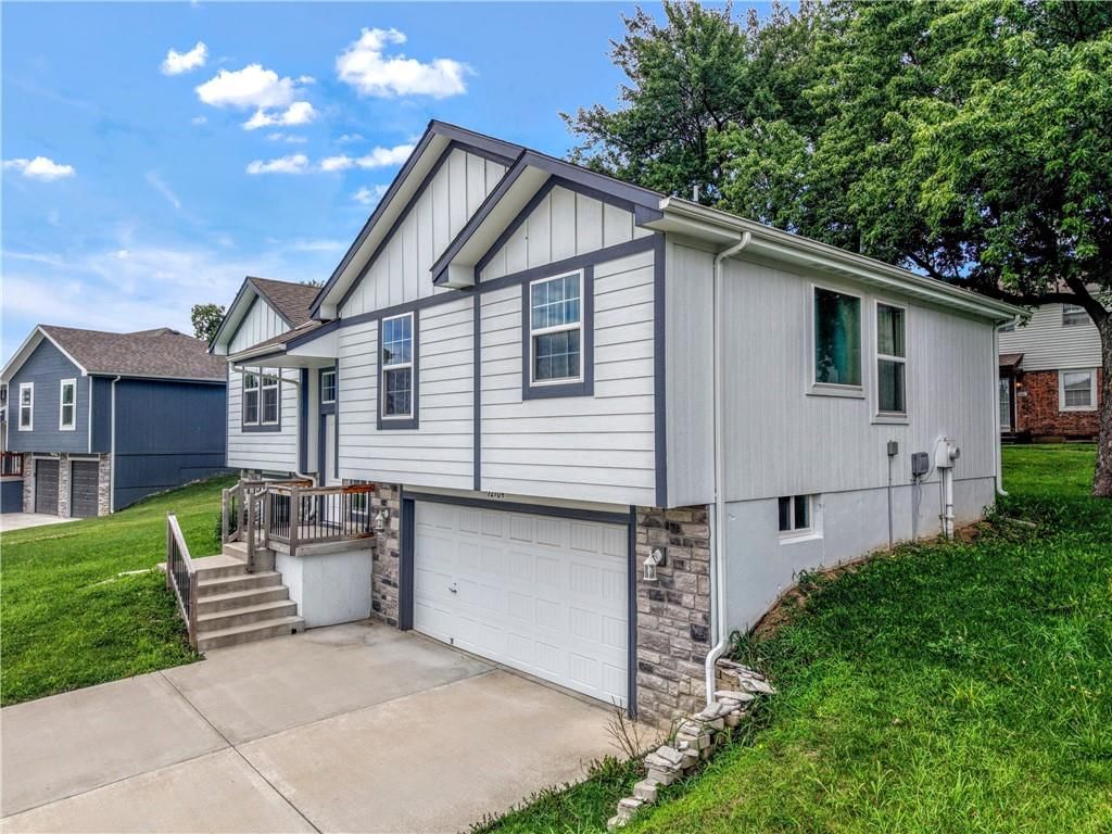 12704 Applewood Drive — photo 3