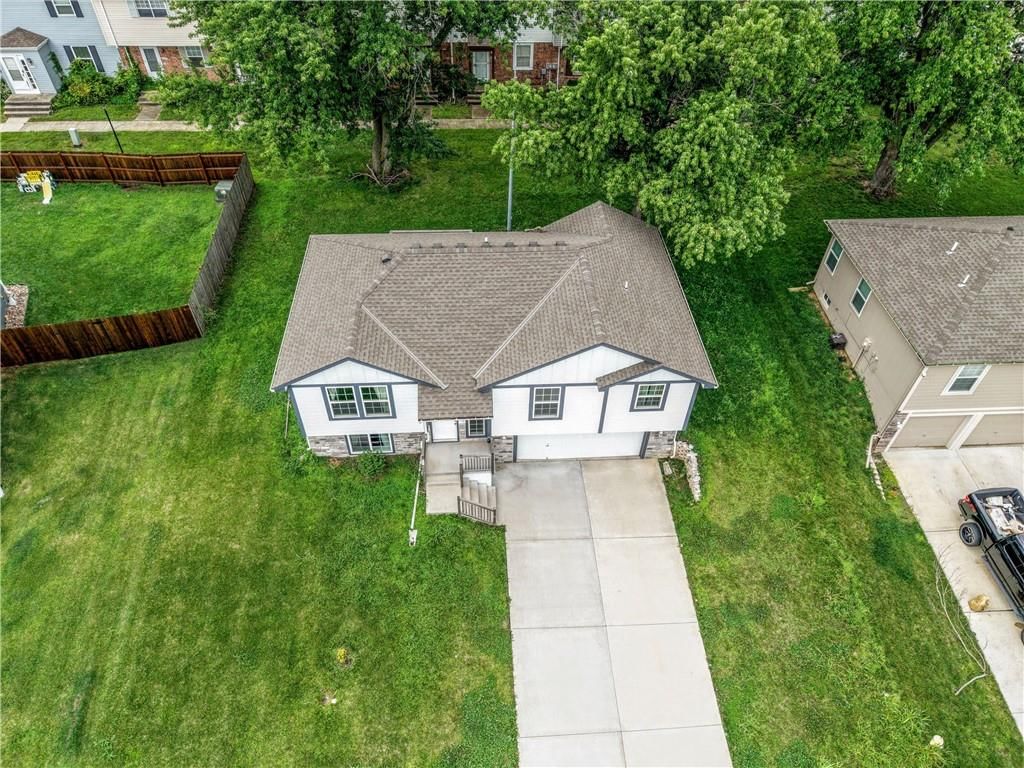 12704 Applewood Drive — photo 4